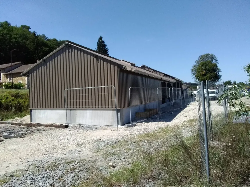 Bardage métallique près de Brive-la-Gaillarde